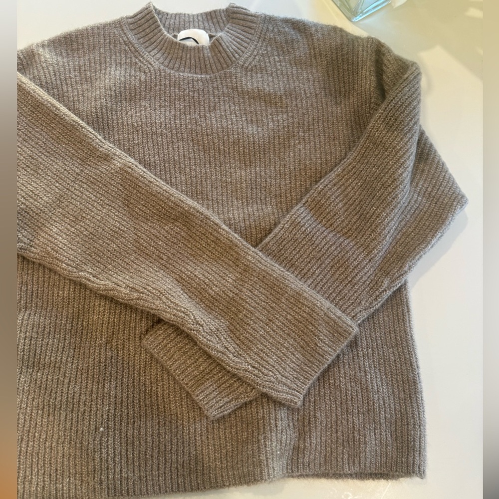 H&M sweater great condition